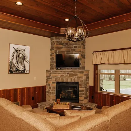 Sojourner'S Lodge & Log Cabin Suites Dundee Exterior photo