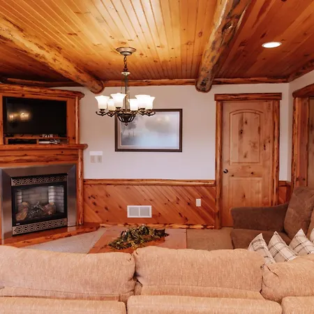 Sojourner'S Lodge & Log Cabin Suites Dundee Exterior photo