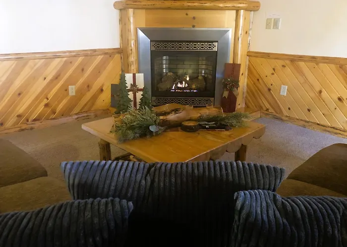 Sojourner\'S Lodge & Log Cabin Suites