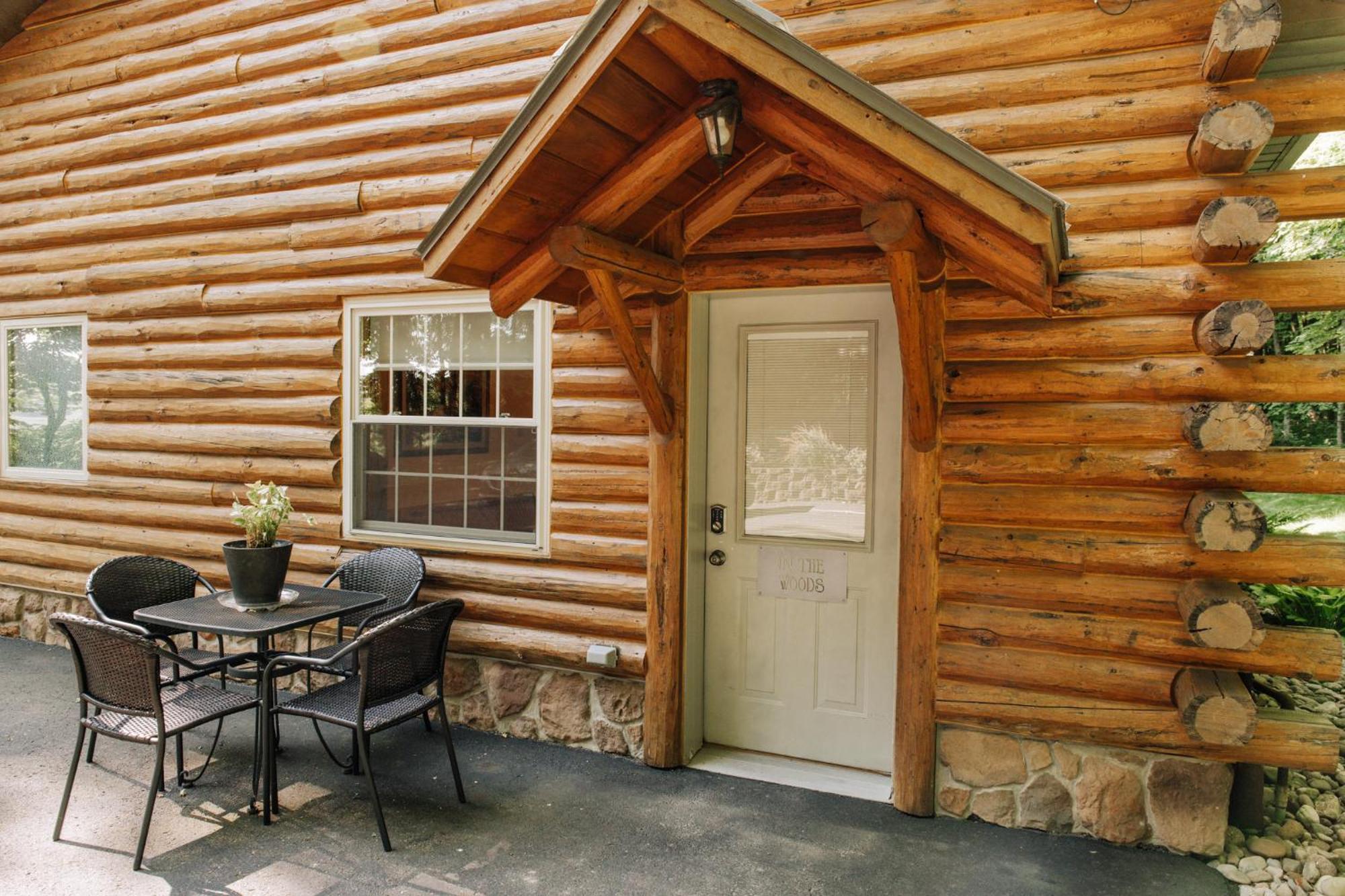 Sojourner's & Log Inn