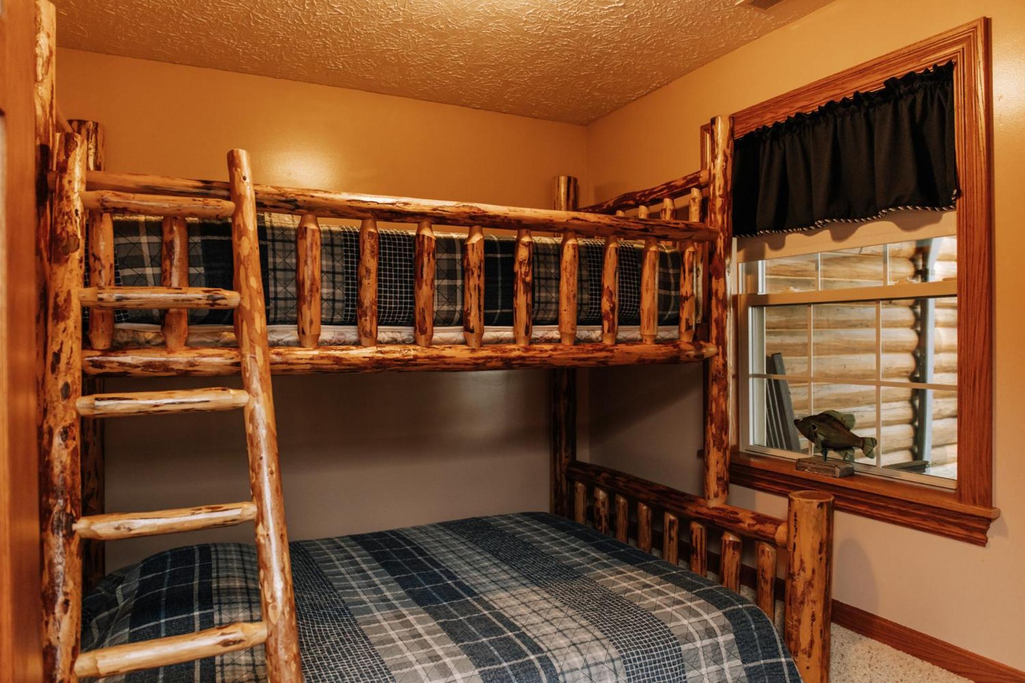 Inn Sojourner's & Log